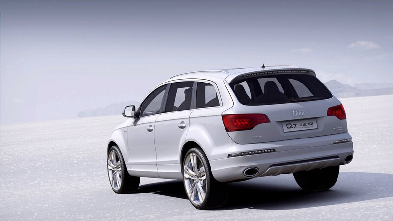 silver audi q7 suv