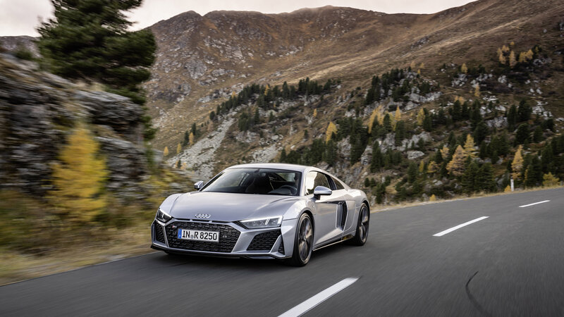 Silver Audi R8 Car — Dynamic