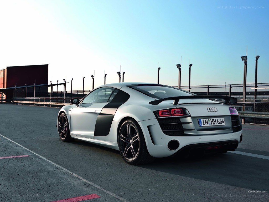 silver audi r8 on racetrack