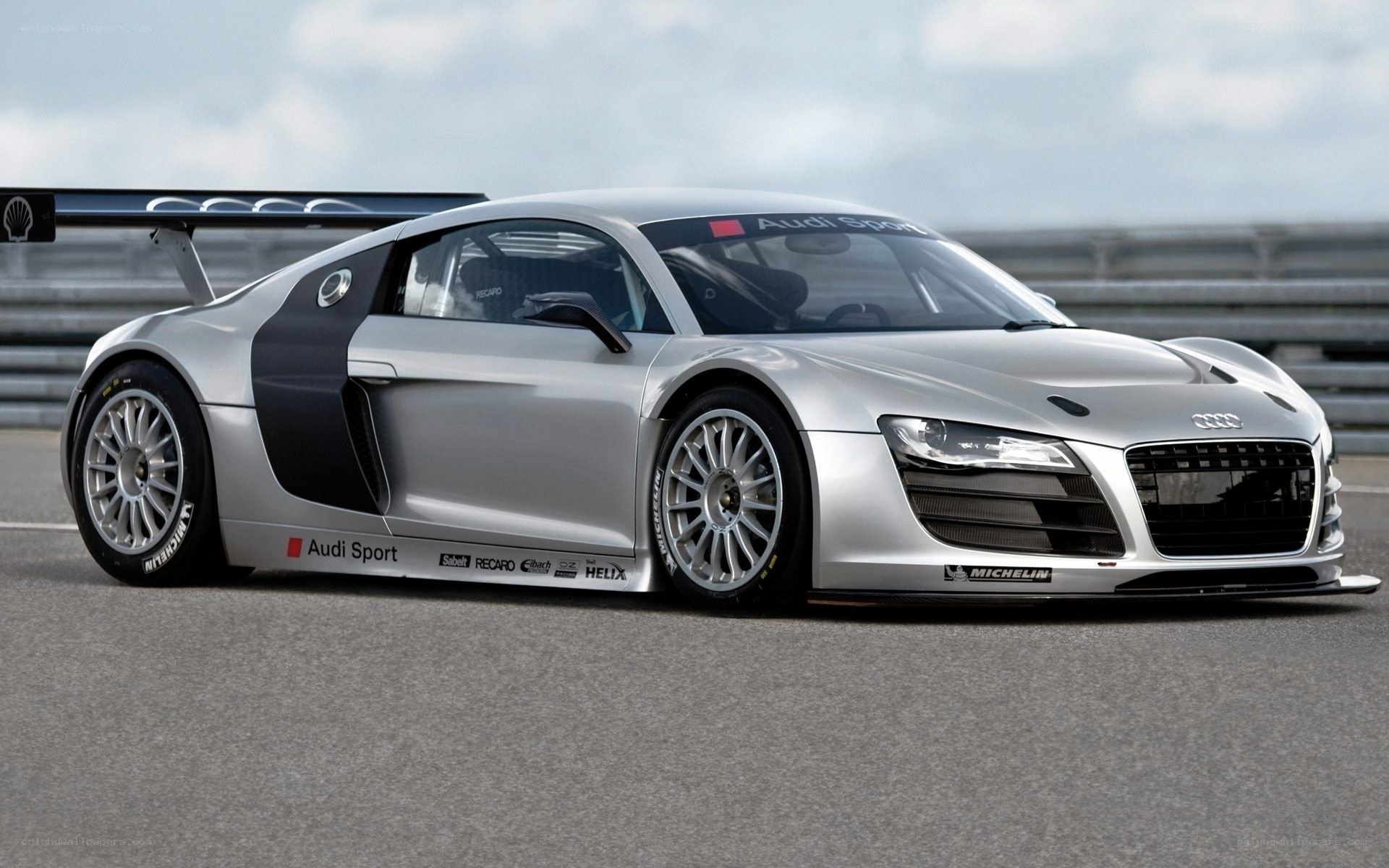 Silver Audi R8 race car