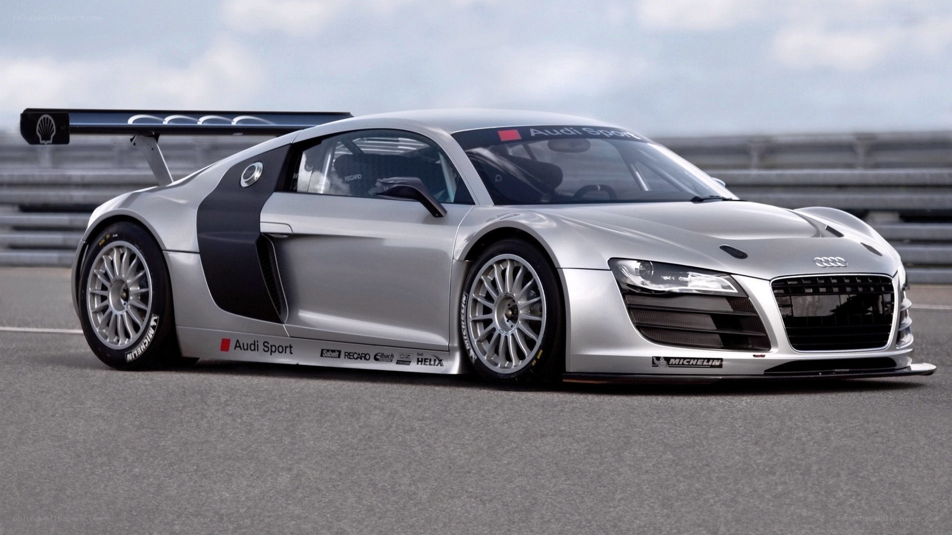 Silver Audi R8 race car