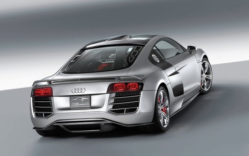 Silver Audi R8 V12 TDI