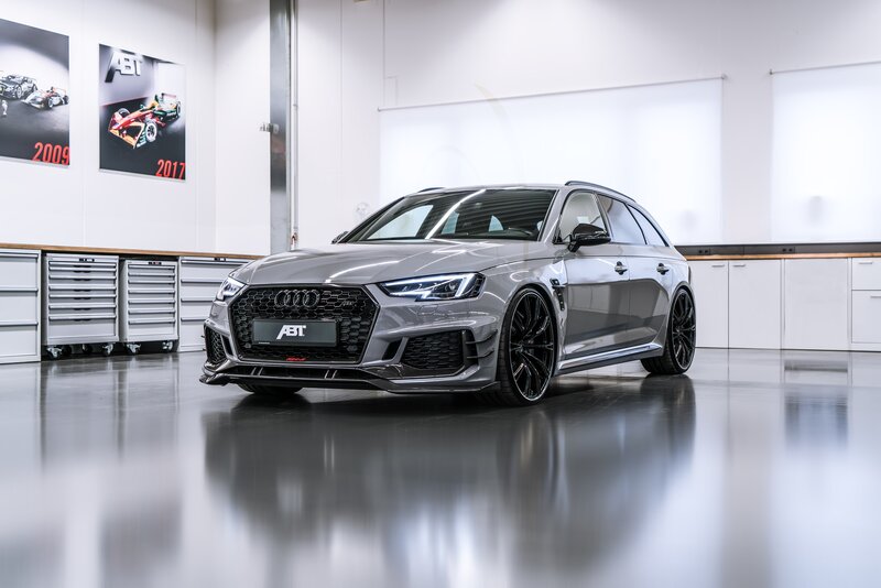 Silver Audi Rs4 Avant