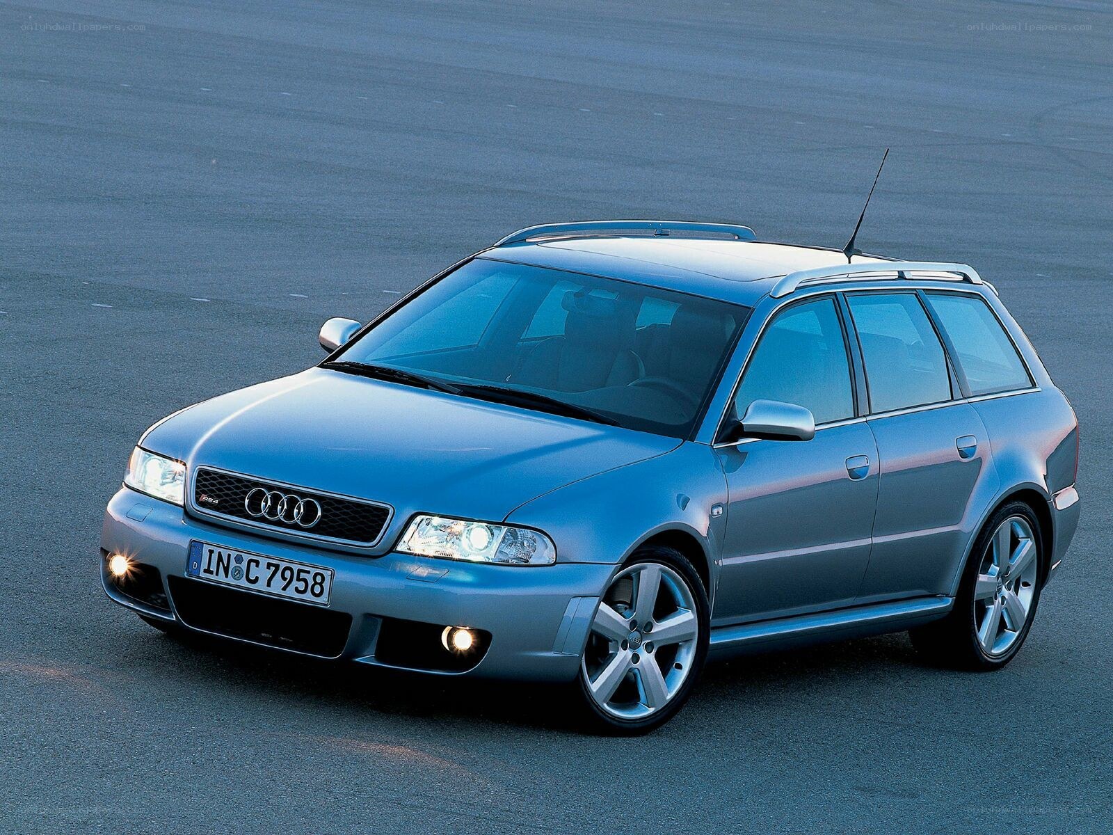 silver audi rs4 station wagon