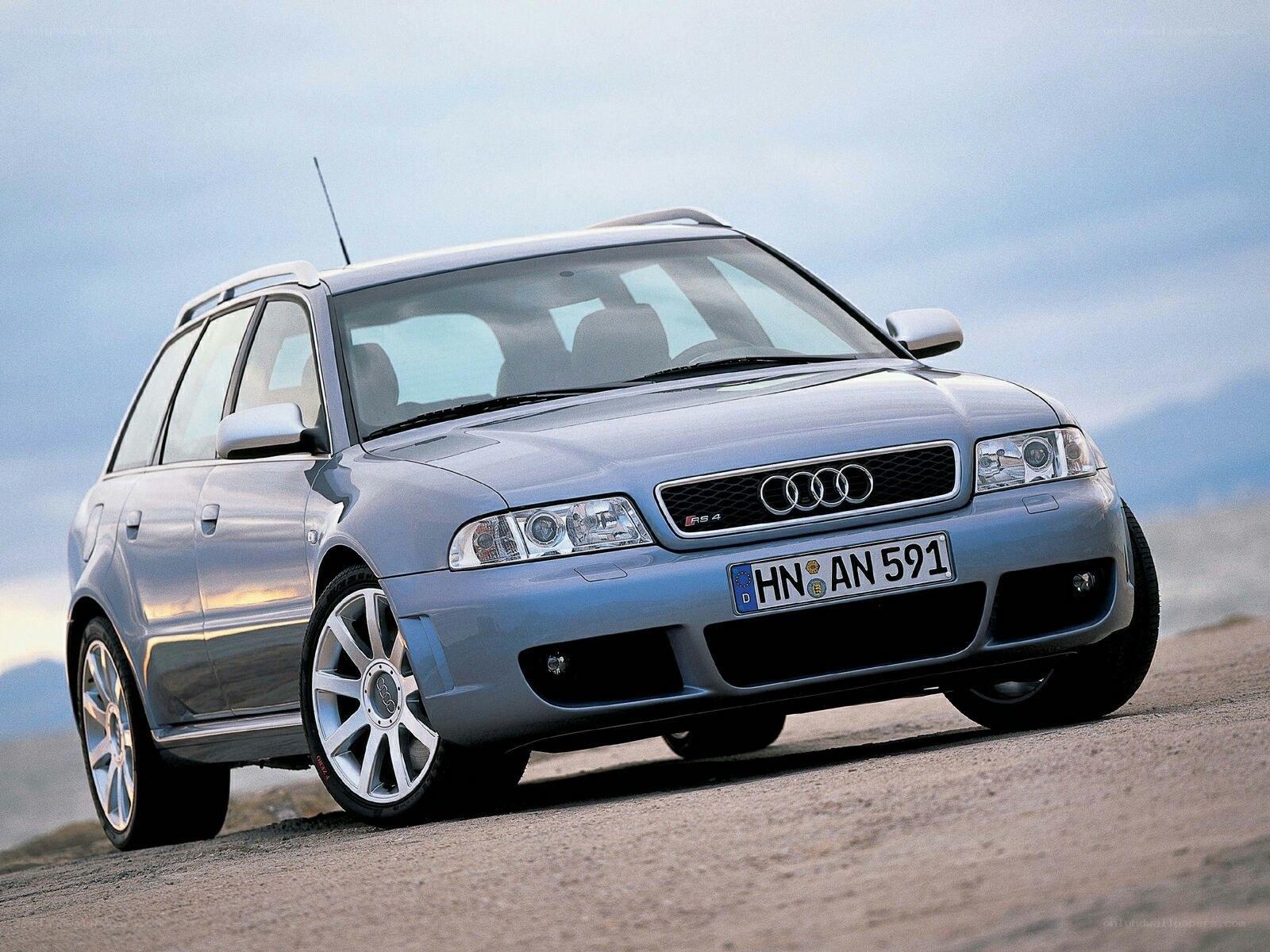 silver audi rs4 station wagon