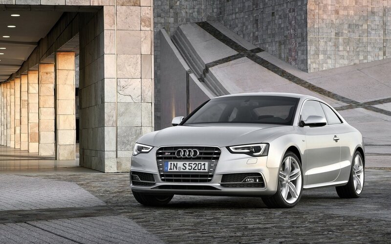 Silver Audi S5 Coupe