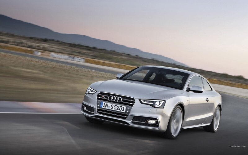 silver audi s5 on racetrack