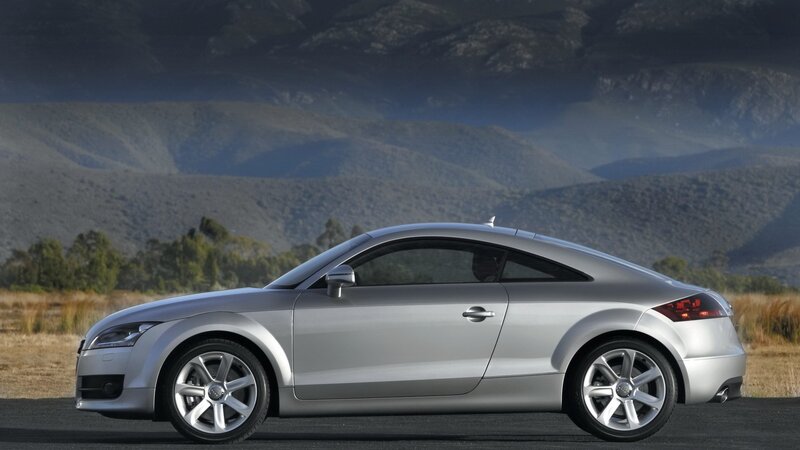 silver audi tt coupe