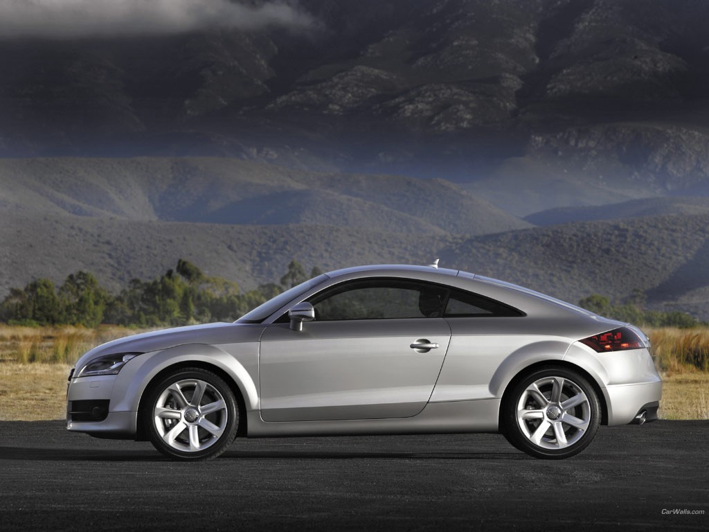 silver audi tt coupe