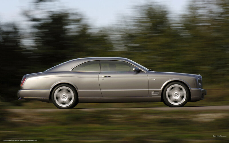 Silver Bentley Coupe — Dynamic