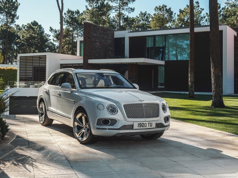 Silver Bentley Suv