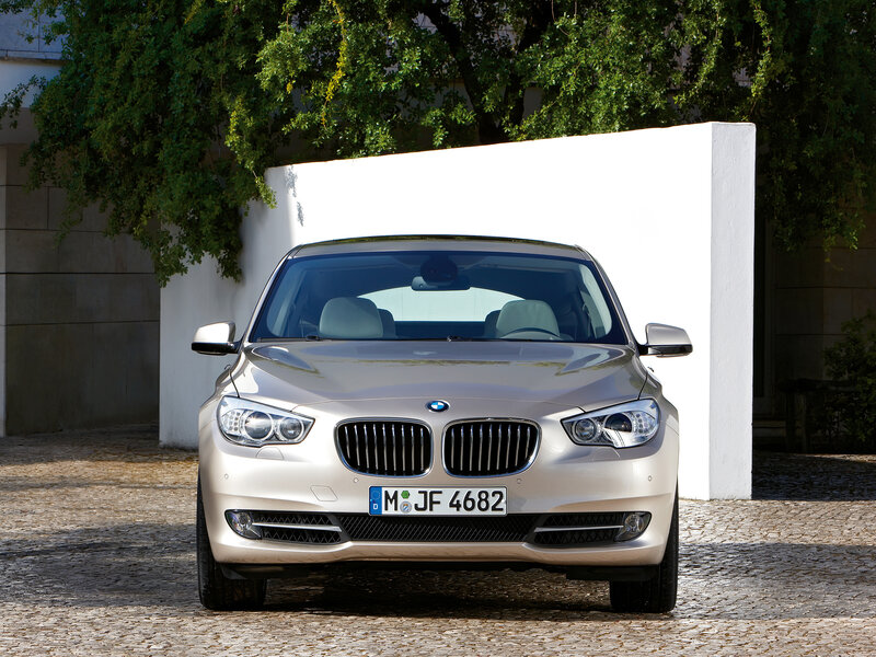 silver BMW 5-Series Gran Turismo