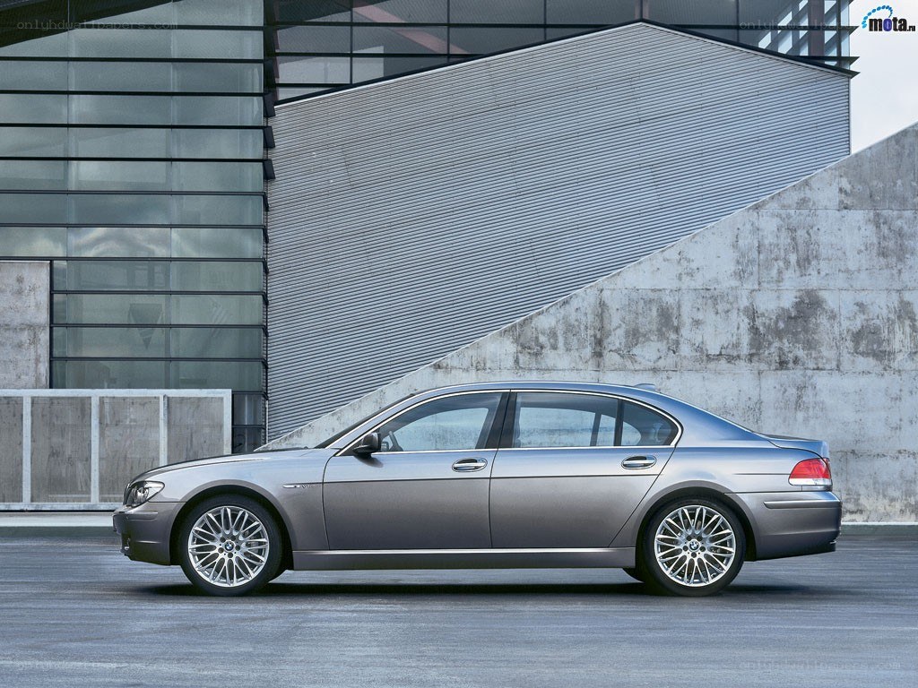 silver bmw 7-series sedan