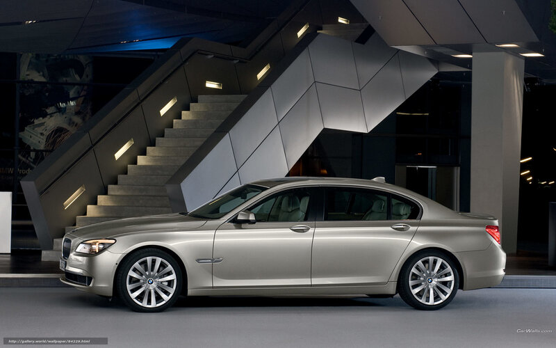 Silver BMW 7-series