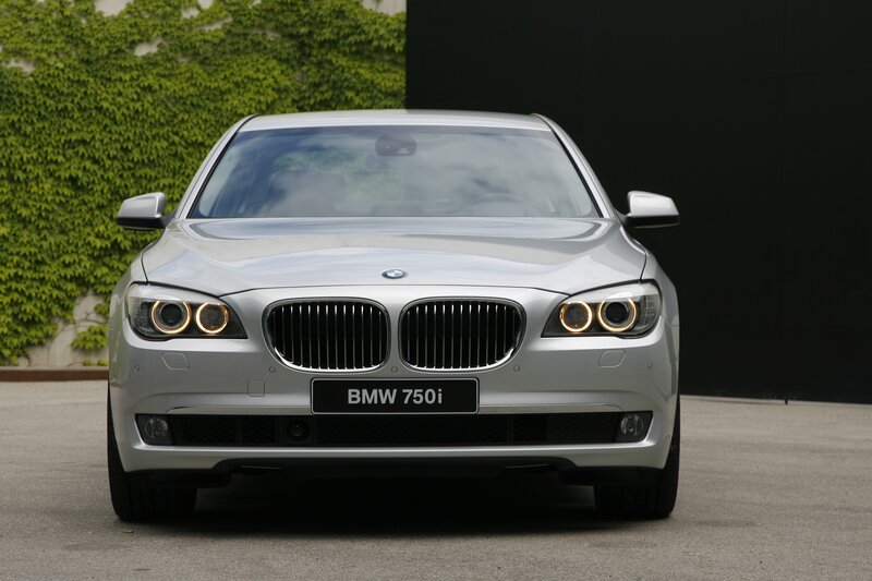 Silver BMW 750i