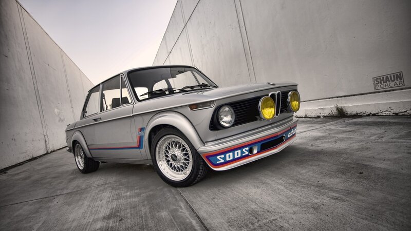 silver bmw race car