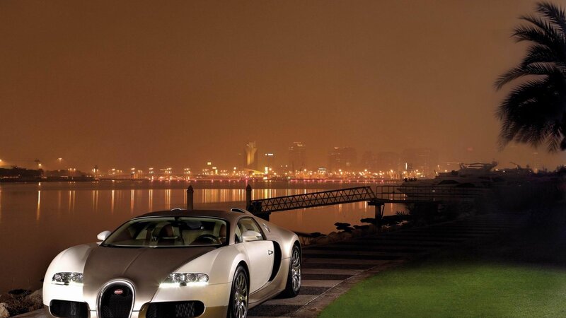 Silver Bugatti Veyron — Brown