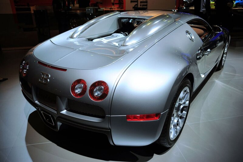 Silver Bugatti Veyron — Dramatic, Photograph, Car, Showroom