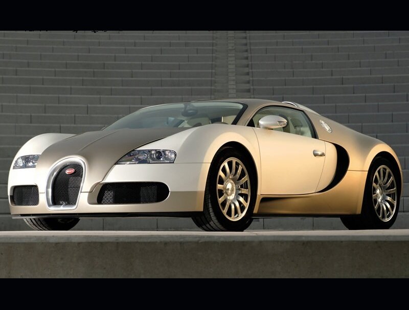 Silver Bugatti Veyron — Dramatic