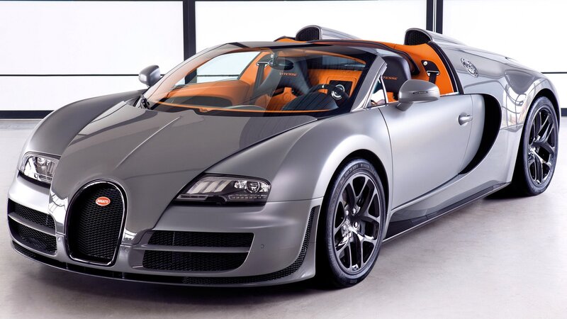 Silver Bugatti Veyron Grand Sport