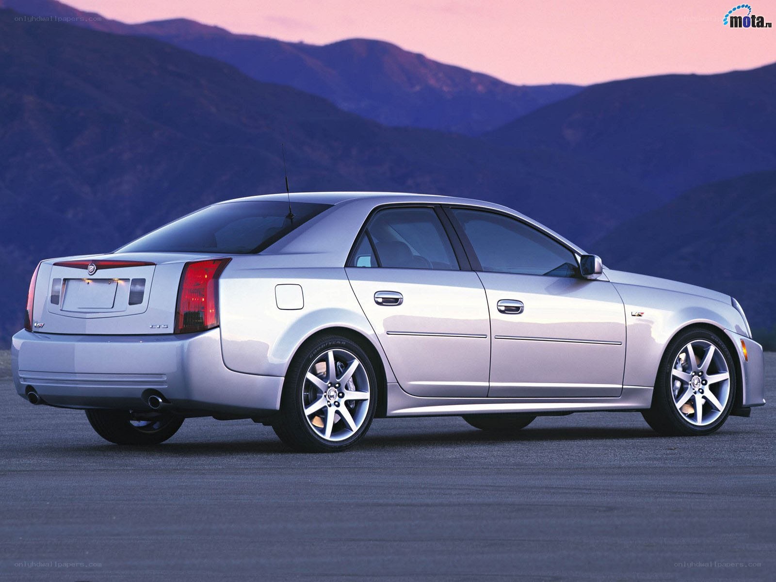 silver cadillac cts-v sedan