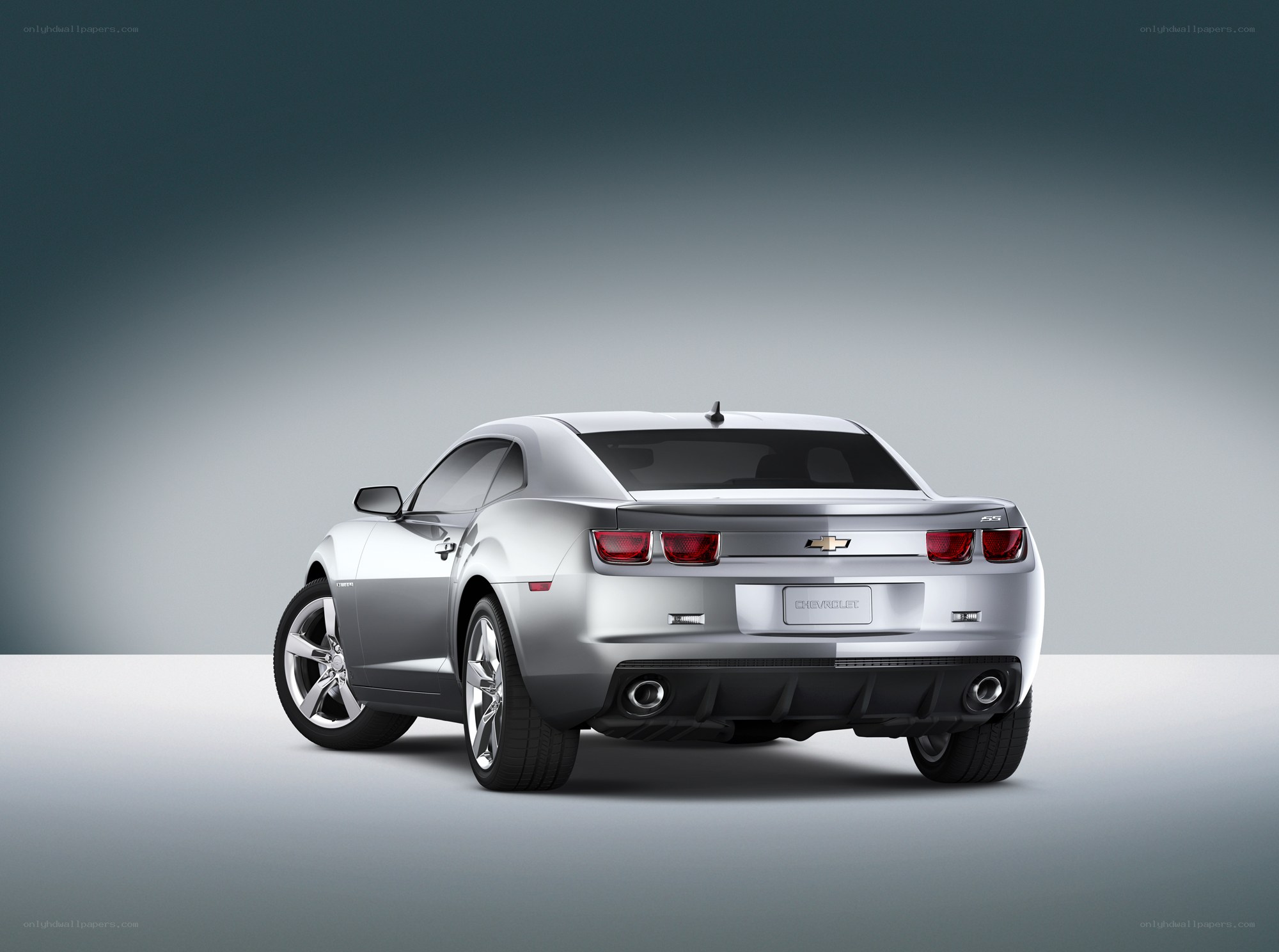 silver chevrolet camaro