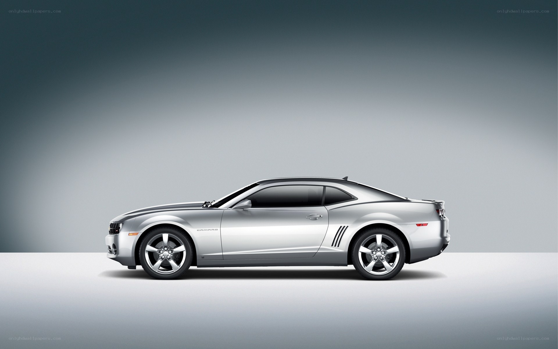 silver chevrolet camaro