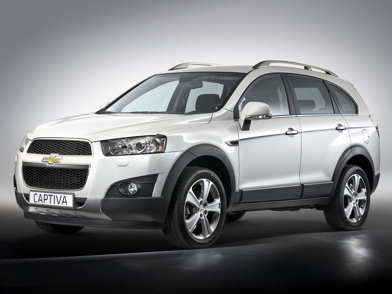 Silver Chevrolet Captiva