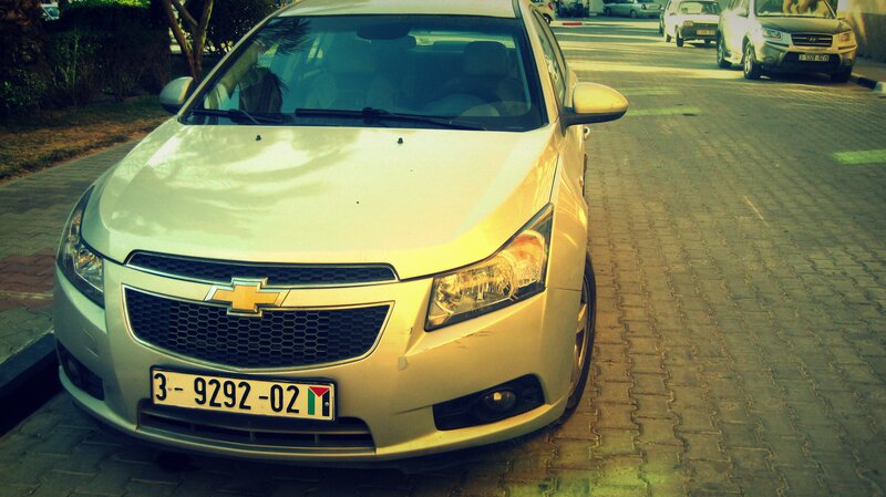 silver chevrolet cruze parked on street