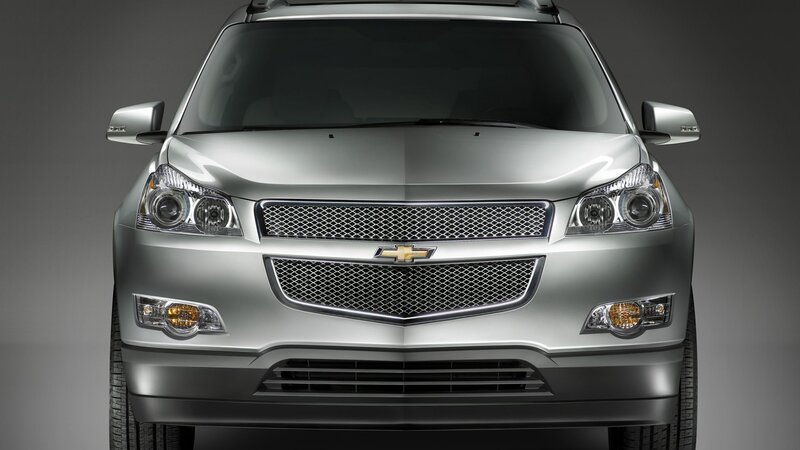 silver chevrolet equinox front view