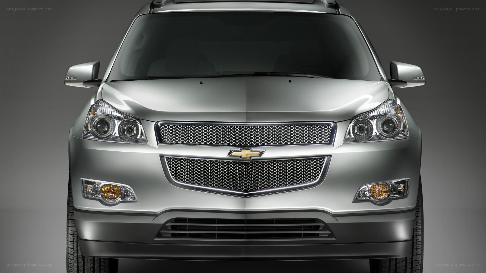 silver chevrolet equinox front view