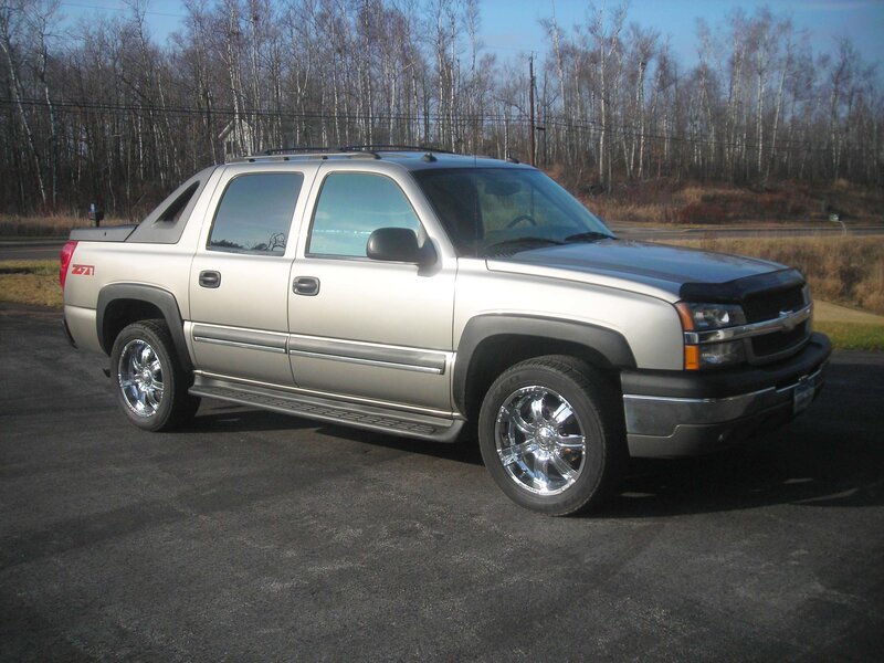silver chevrolet z71 pickup truck
