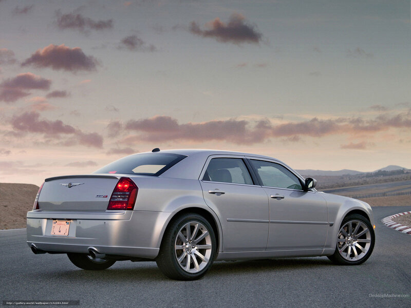 silver chrysler 300 on track