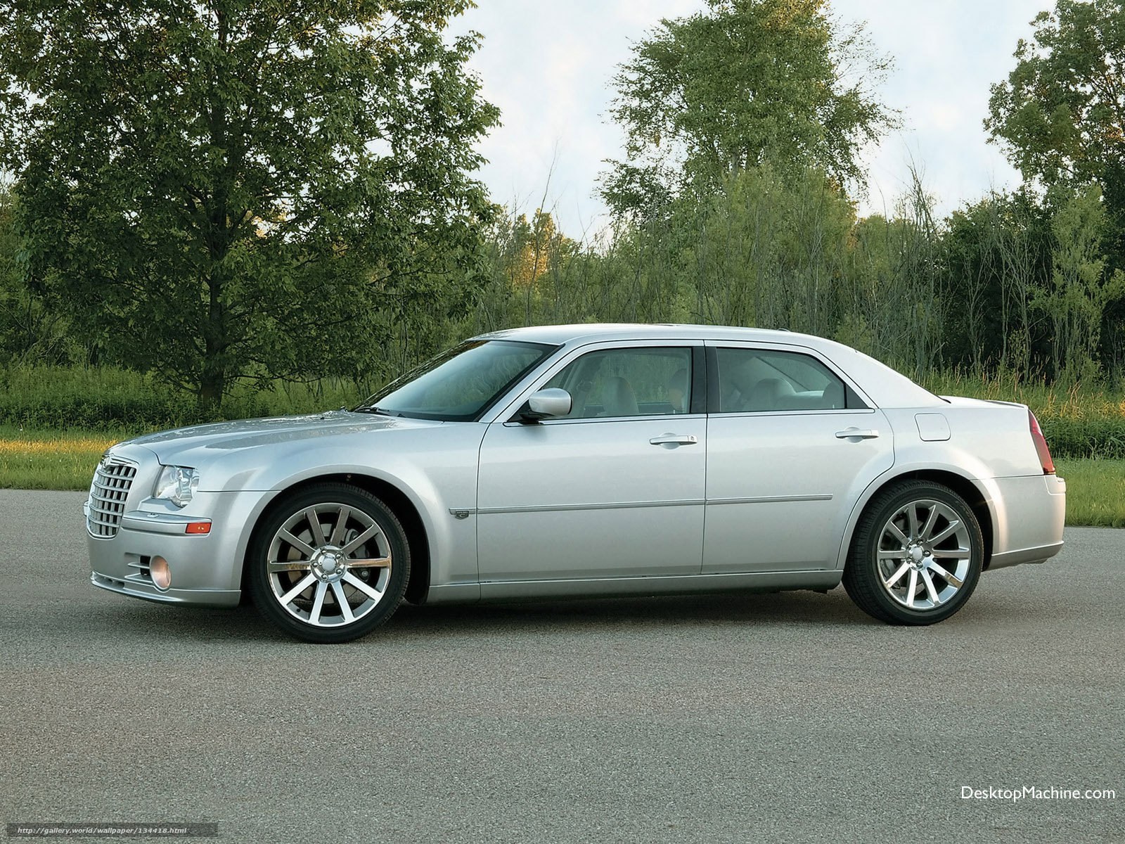 silver chrysler 300 sedan