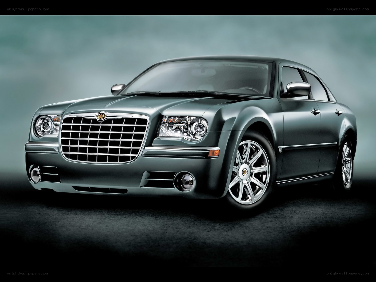 silver chrysler 300 sedan