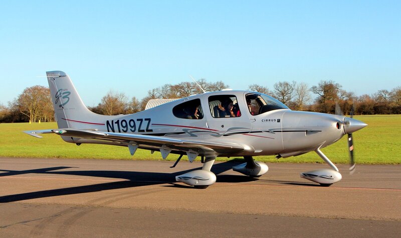 silver cirrus gts aircraft