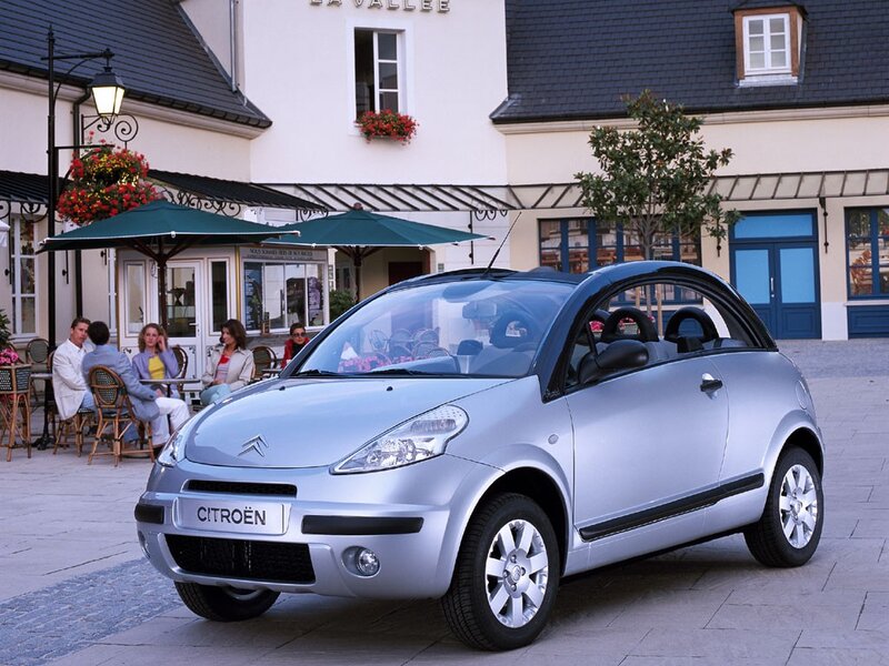 Silver Citroën C3 Pluriel parked
