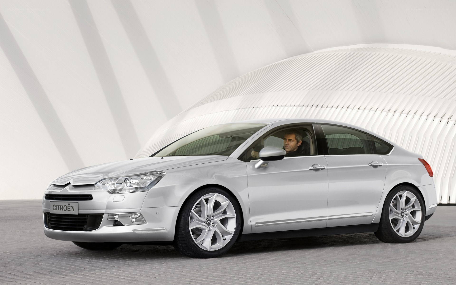 Silver Citroën C5 sedan