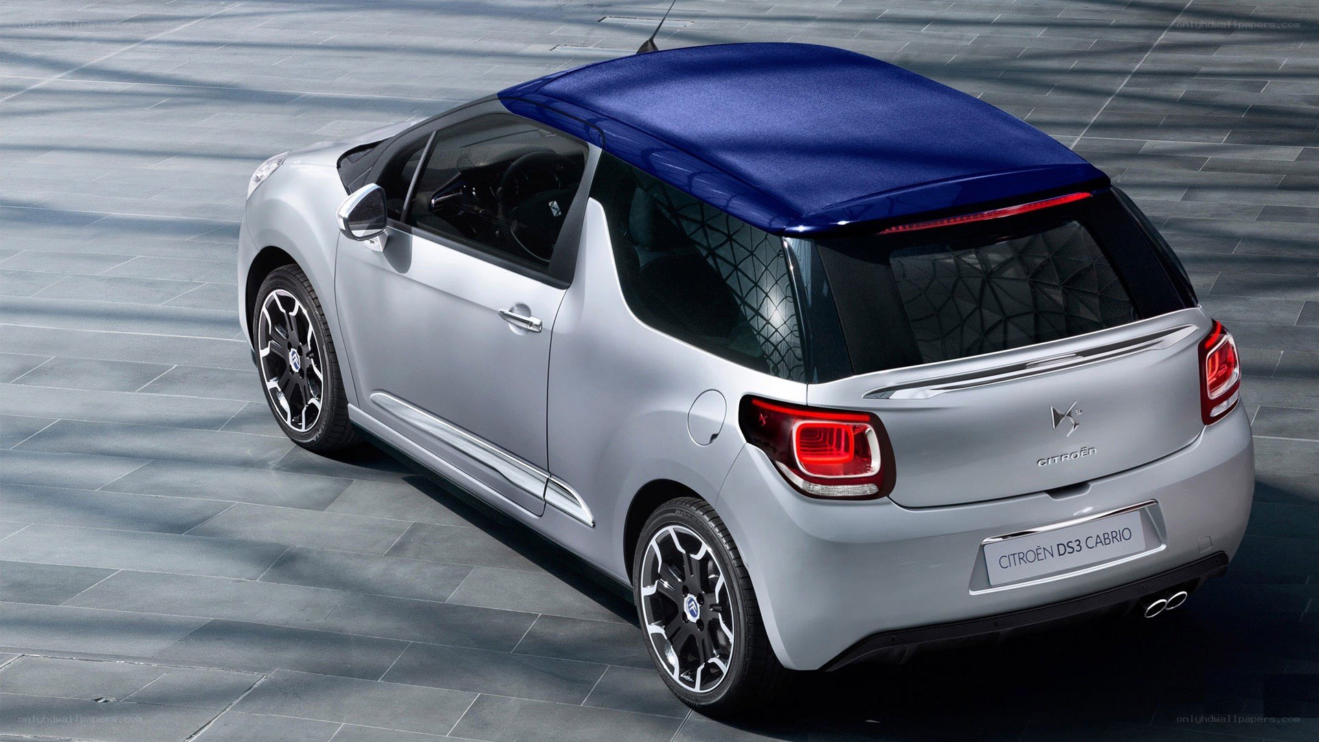Silver Citroën DS3 Cabrio