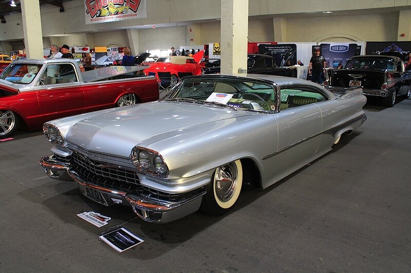 Silver Classic Car — Calm, Photograph