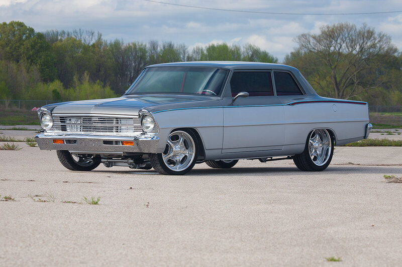Silver Classic Car — Calm, Spring