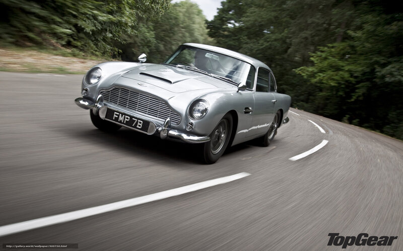 Silver Classic Car — Dynamic, Afternoon