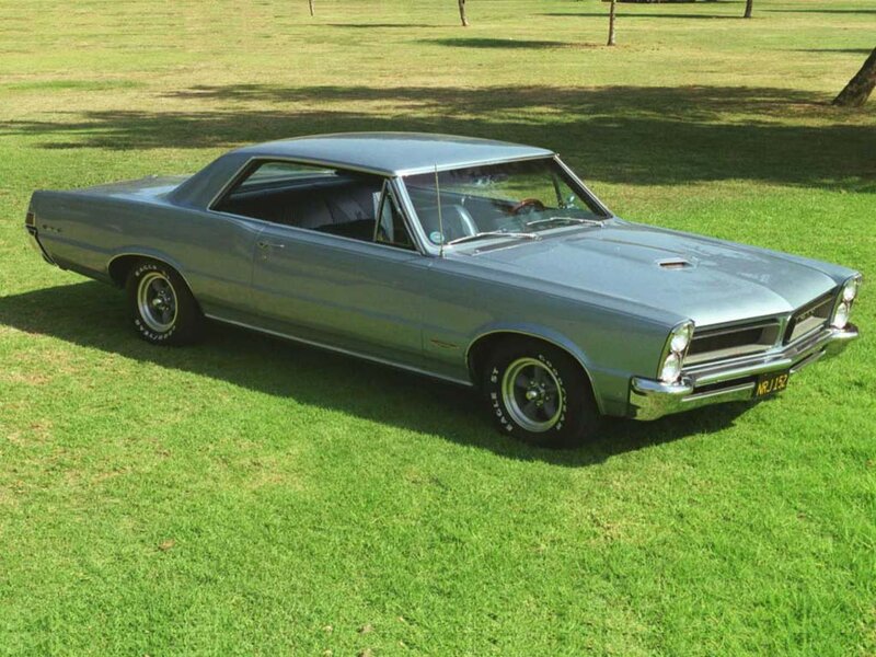 Silver Classic Car — Green, Serene