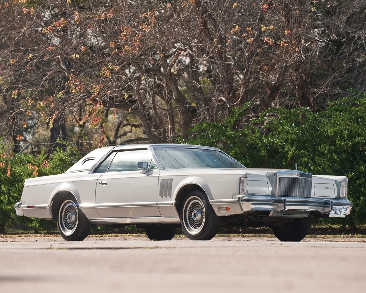 silver classic lincoln coupe