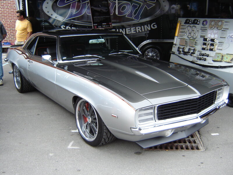 Silver Classic Muscle Car — Showcase