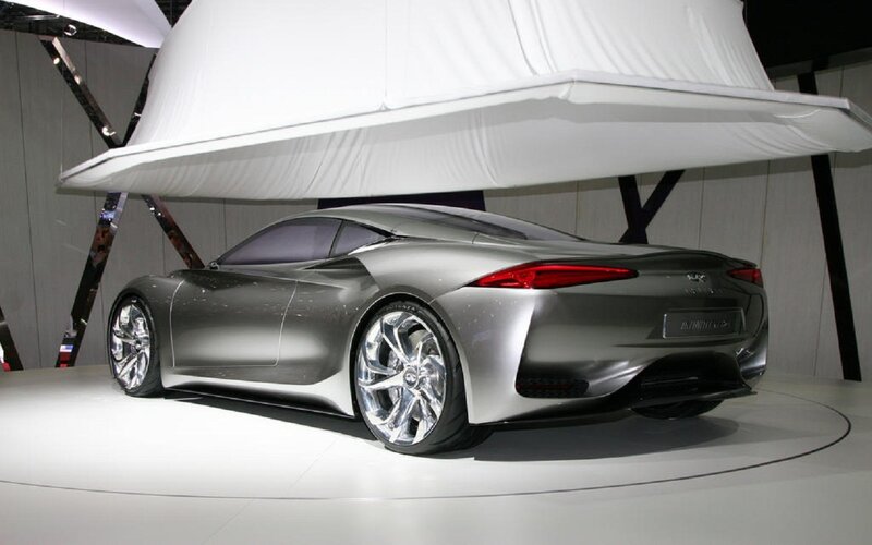 Silver Concept Car — Dramatic, Photograph, Display Stand, Lighting