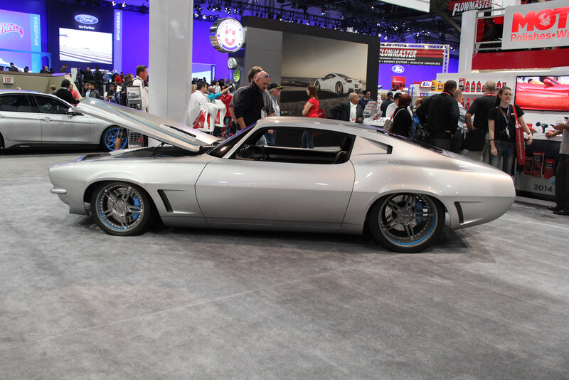 Silver Concept Car — Gray, Busy
