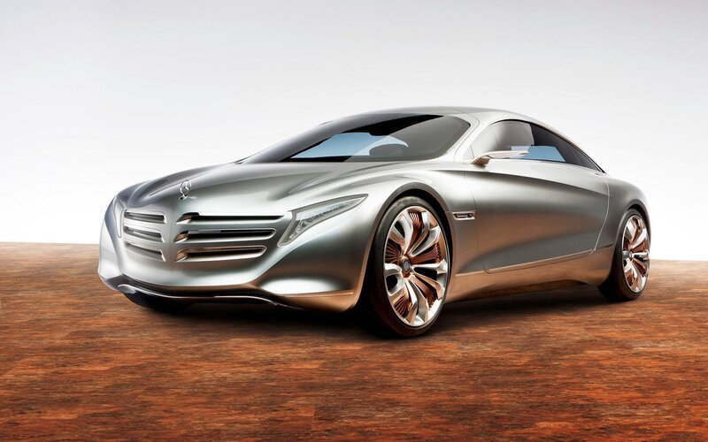 Silver Concept Car — Sleek, Modern