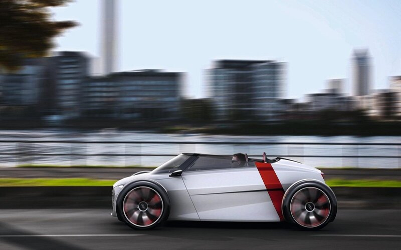 Silver Concept Car — White, Dynamic