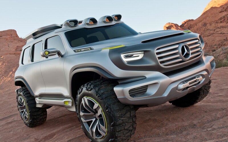 Silver Concept SUV — Adventurous, Sunset